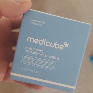Medicube Hyaluronic Ceramide Jelly Cream - Light Blue